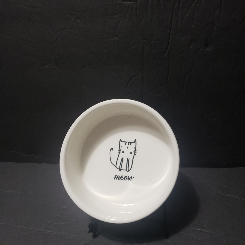 SIGNATURE Housewares **Meow** Cat Food/ Water Bowl Dish